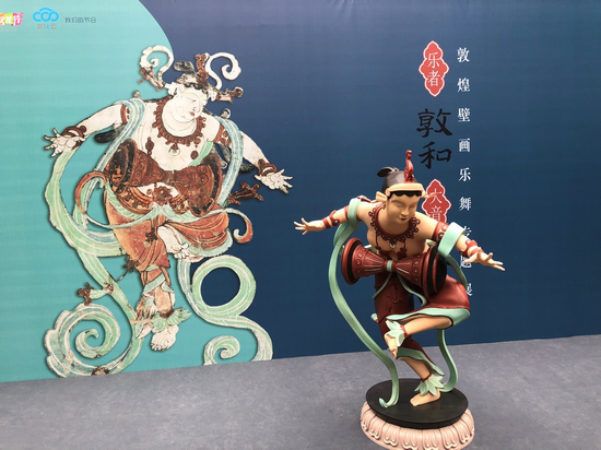3D打印機打印大型雕塑——敦煌壁畫，白色數(shù)模上色后成品展示